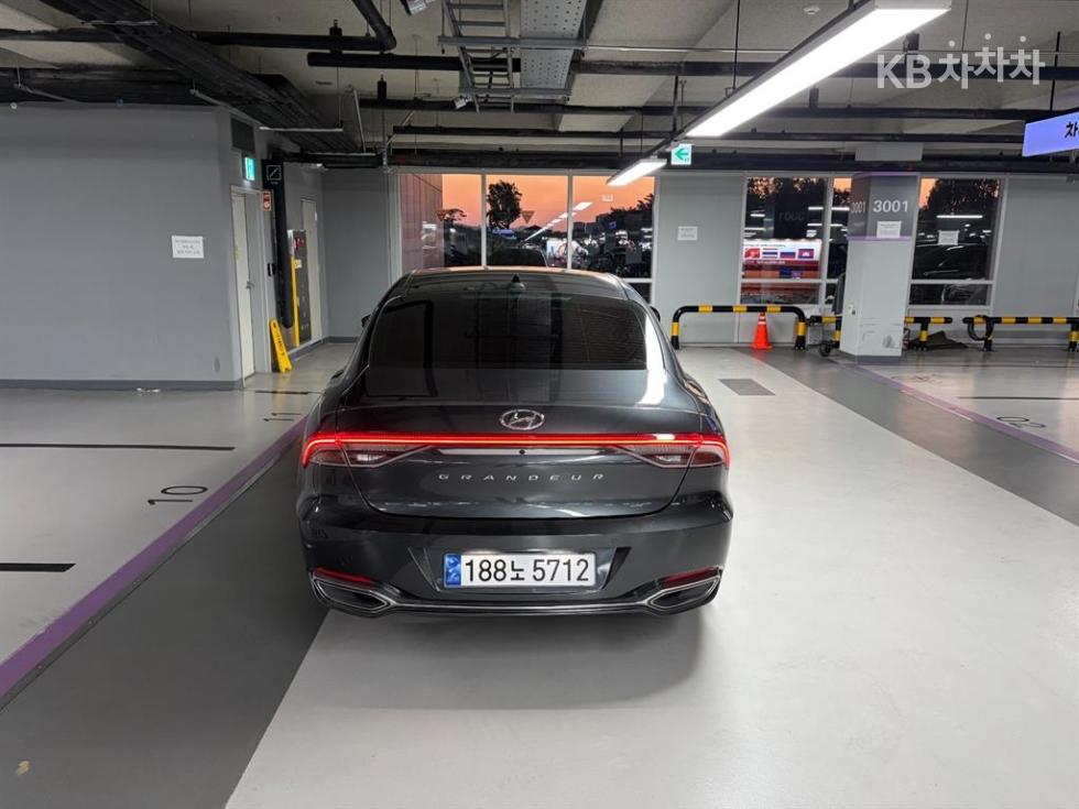 Hyundai Grandeur Premium — фото 3