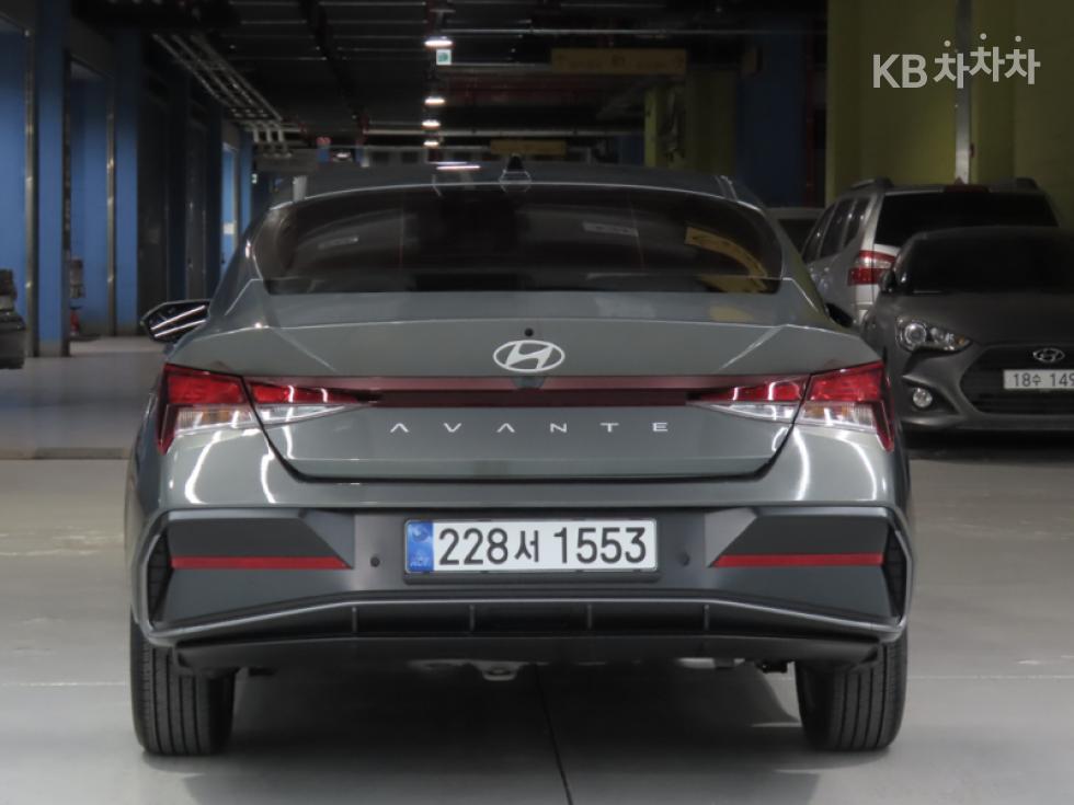 Hyundai Avante — фото 3