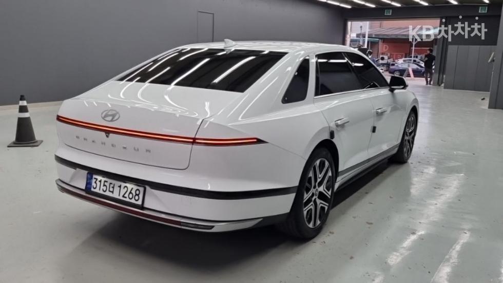 Hyundai Grandeur EXCLUSIVE — фото 3