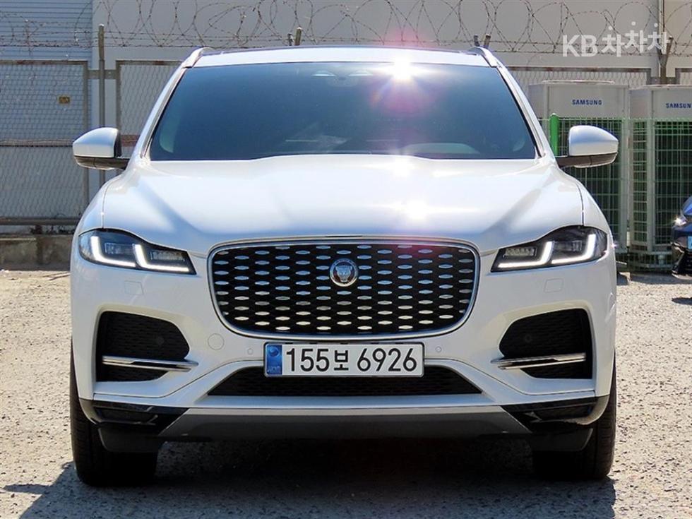 Jaguar F-PACE SE — фото 1