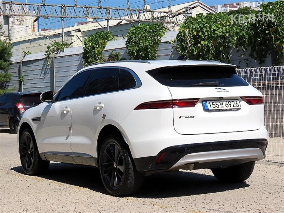 Jaguar F-PACE SE — фото 3
