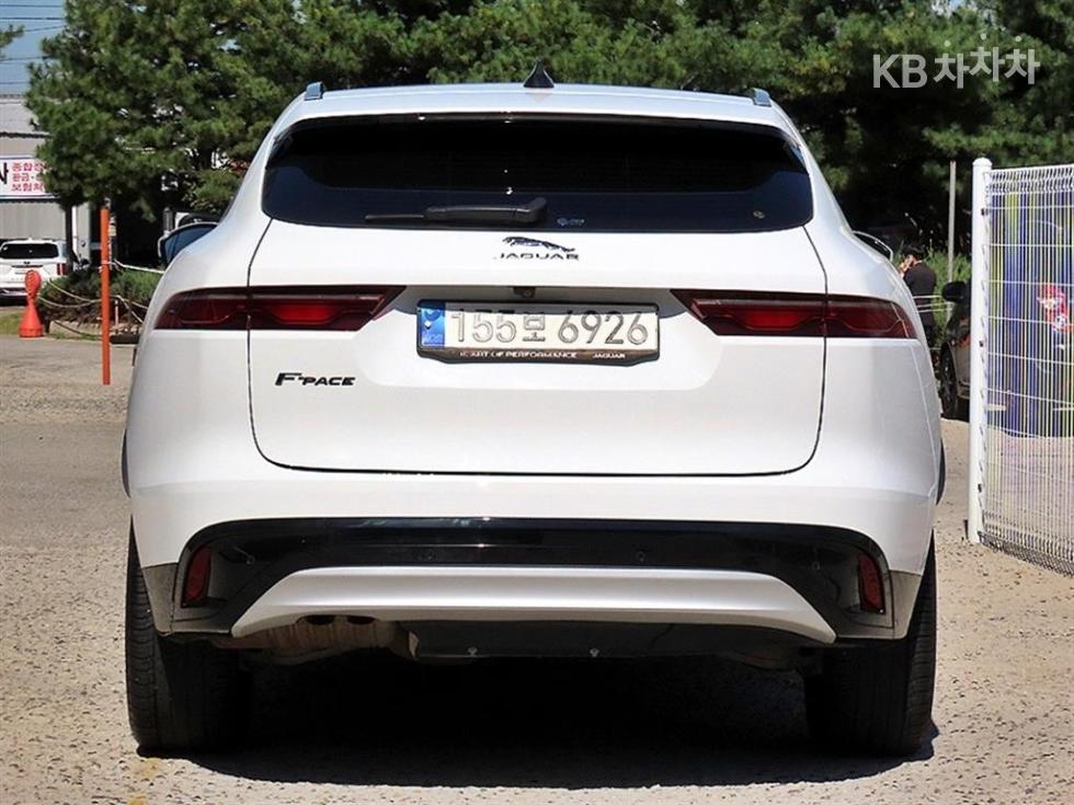 Jaguar F-PACE SE — фото 4