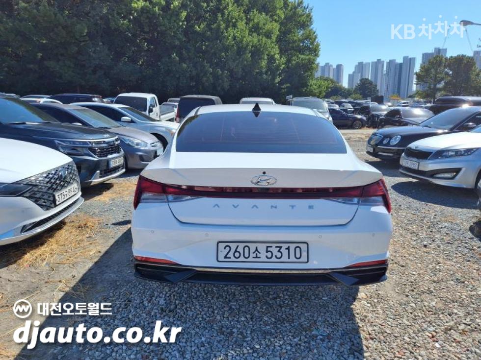 Hyundai Avante — фото 4
