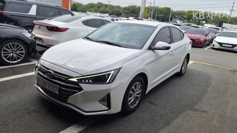 Hyundai Avante Smart — фото 1