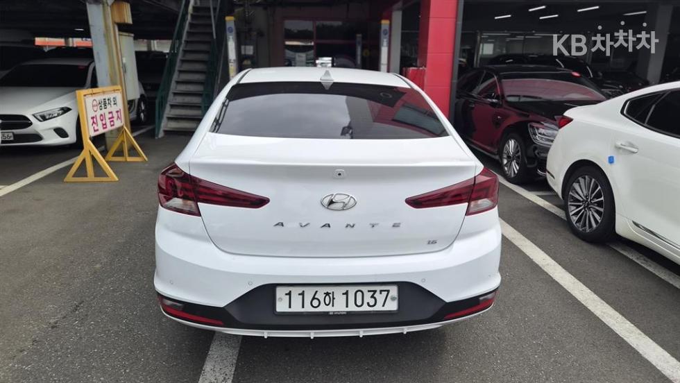 Hyundai Avante Smart — фото 2