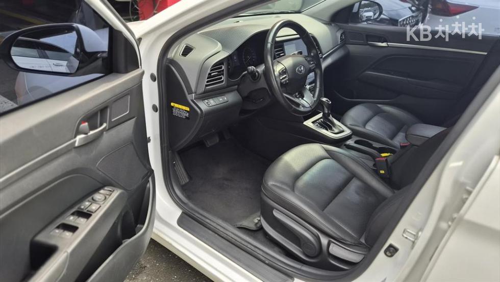 Hyundai Avante Smart — фото 3