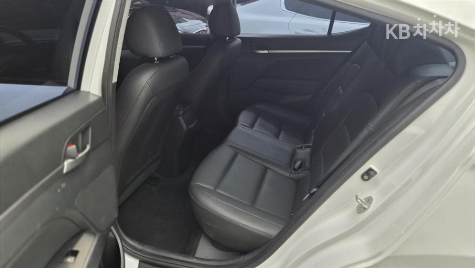 Hyundai Avante Smart — фото 4