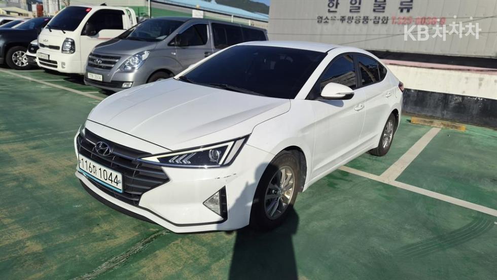 Hyundai Avante Smart — фото 1