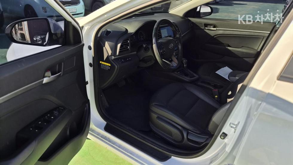 Hyundai Avante Smart — фото 3