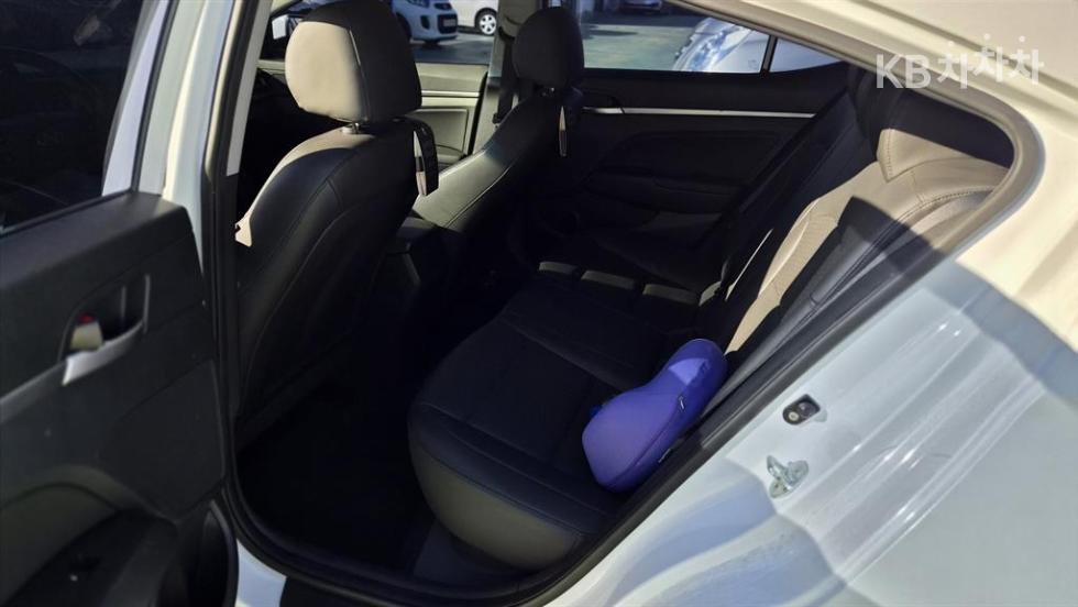 Hyundai Avante Smart — фото 4