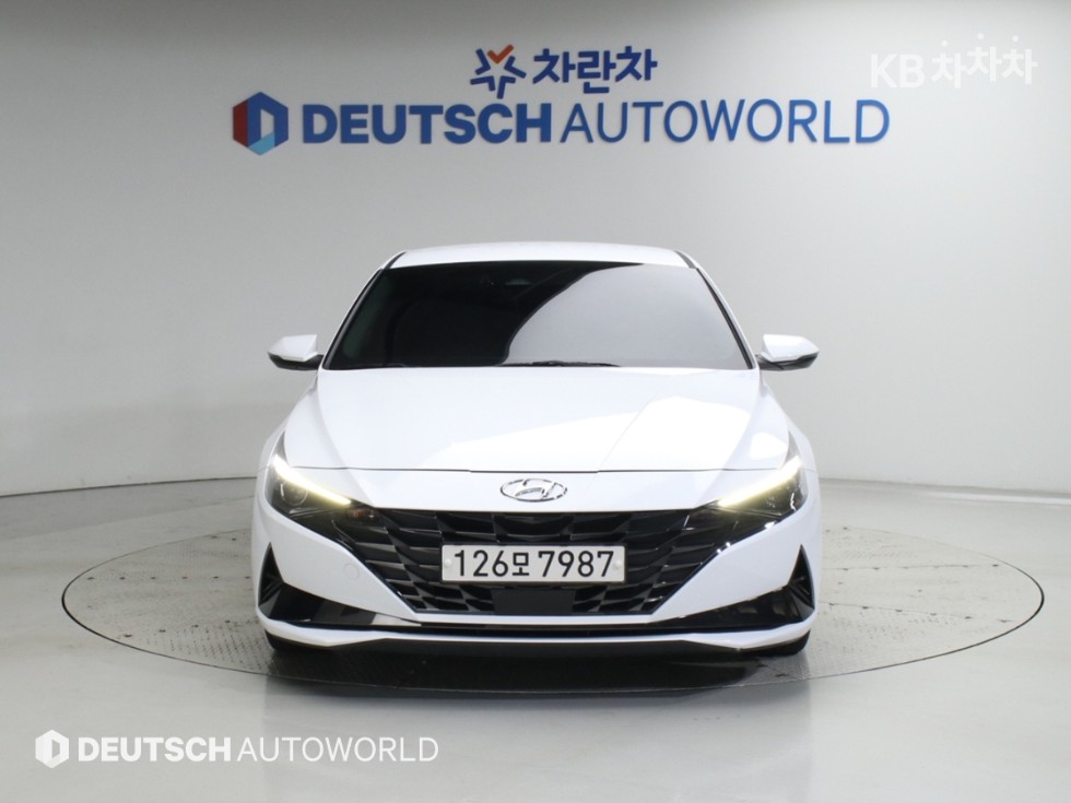 Hyundai Avante — фото 1