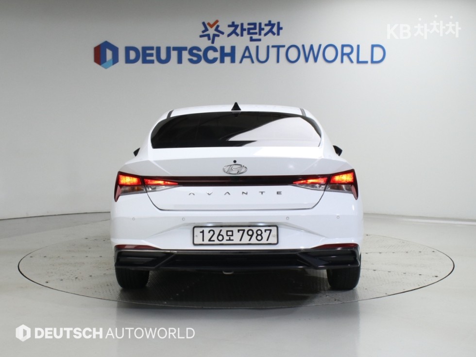 Hyundai Avante — фото 4