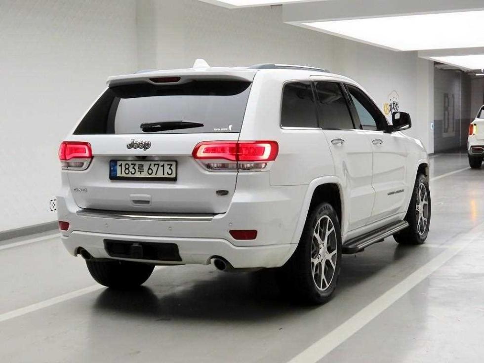 Jeep Cherokee WK2 — фото 4