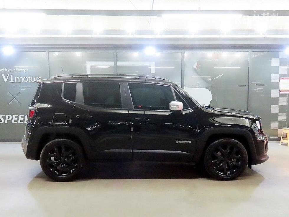Jeep Renegade — фото 3