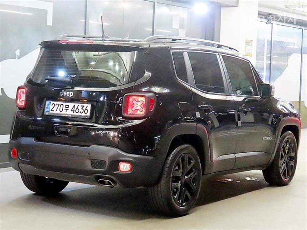 Jeep Renegade — фото 4
