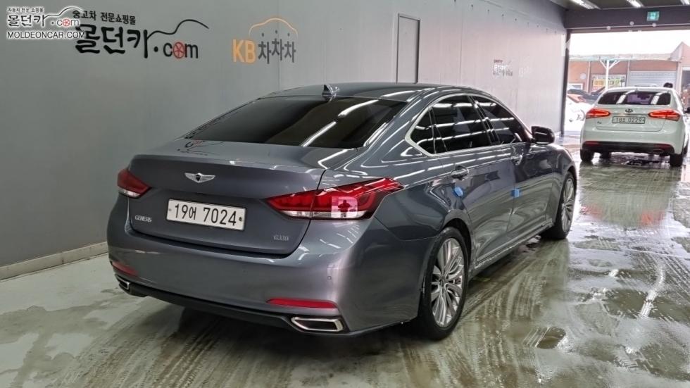2016 - hyundai genesis