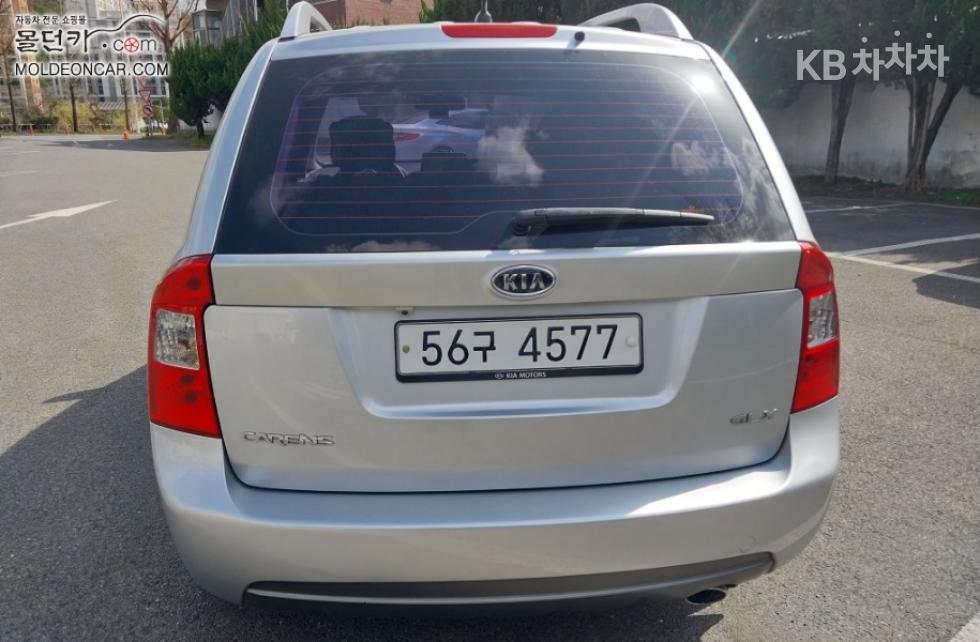 Kia Carens — miniaturë 4
