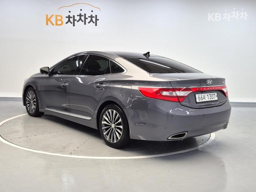 Hyundai Grandeur — miniaturë 2