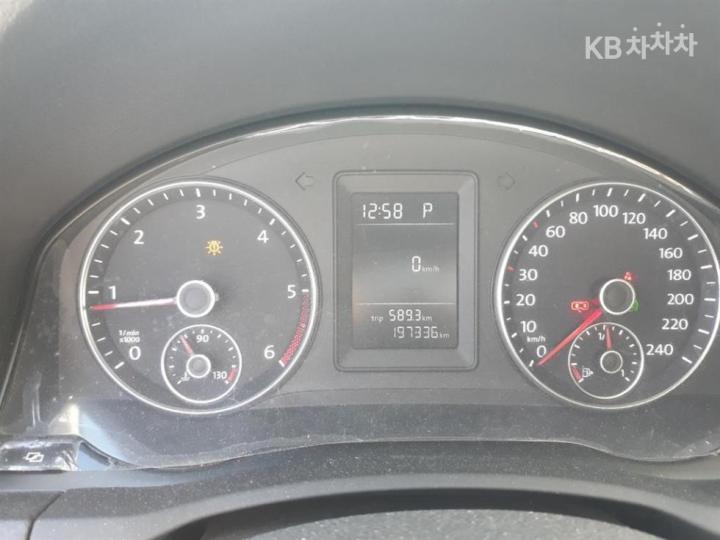 Volkswagen Jetta 2.0 TDI 5