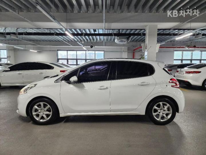 Peugeot 208 1.4 e-HDi 5 Duo ECO 9