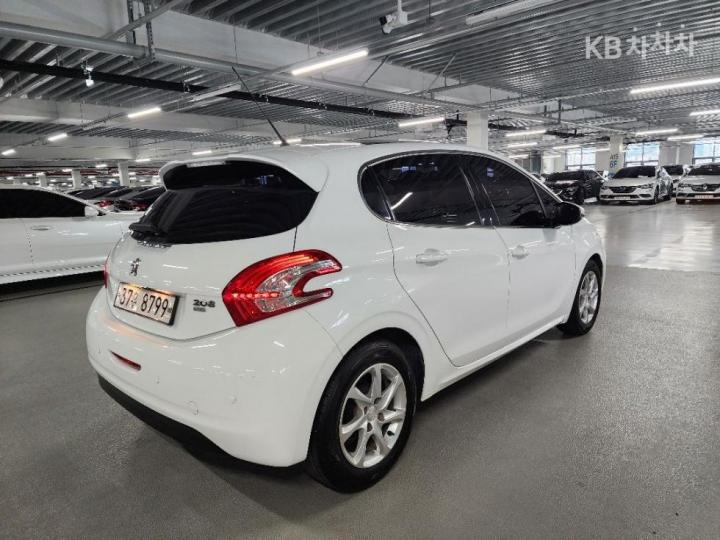 Peugeot 208 1.4 e-HDi 5 Duo ECO 10