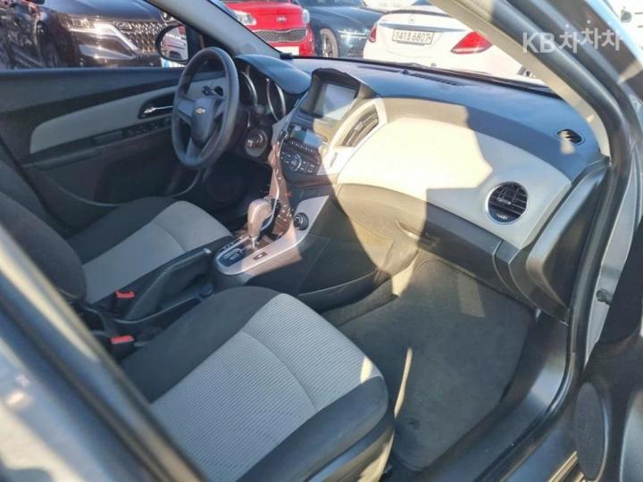 Chevrolet Cruze Amazing New 1.8 Gasoline LS 9