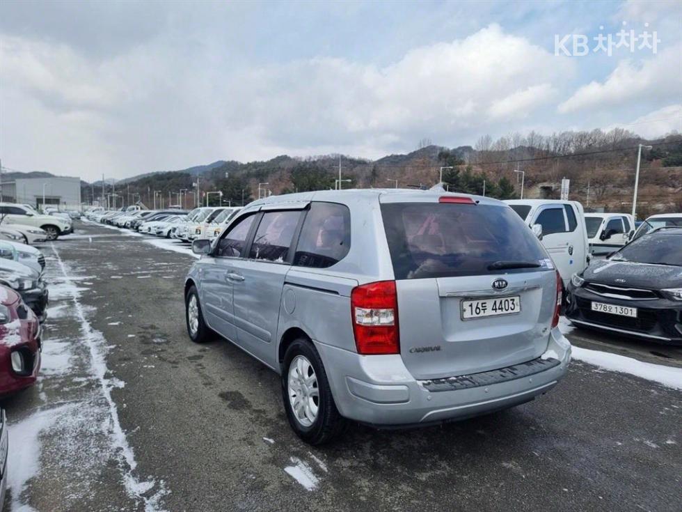 2008 - kia carnival