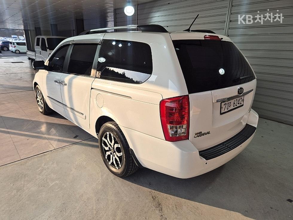 2013 - kia carnival