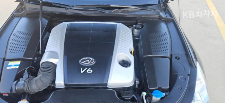 Hyundai Genesis BH330 LUXURY Base Type 7