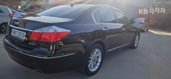 Hyundai Genesis BH330 LUXURY Base Type 8