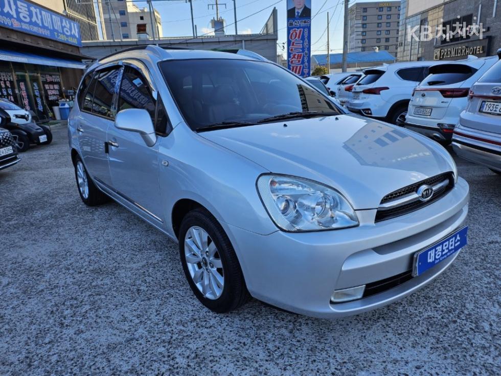 Kia Carens — miniaturë 2