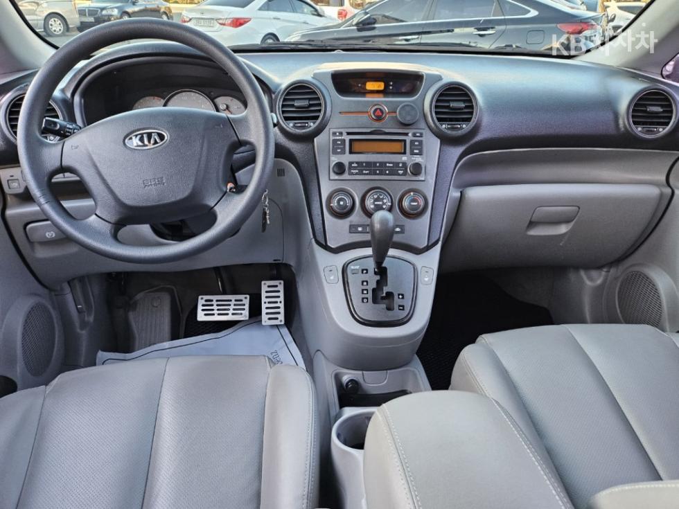Kia Carens — miniaturë 7