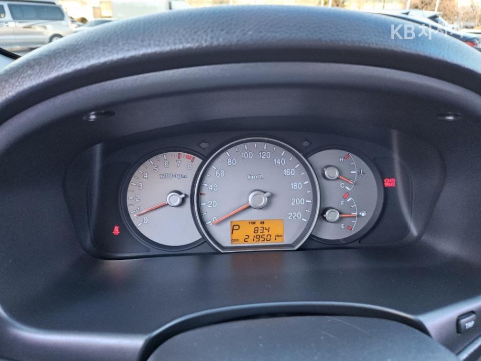 Kia Carens — miniaturë 8