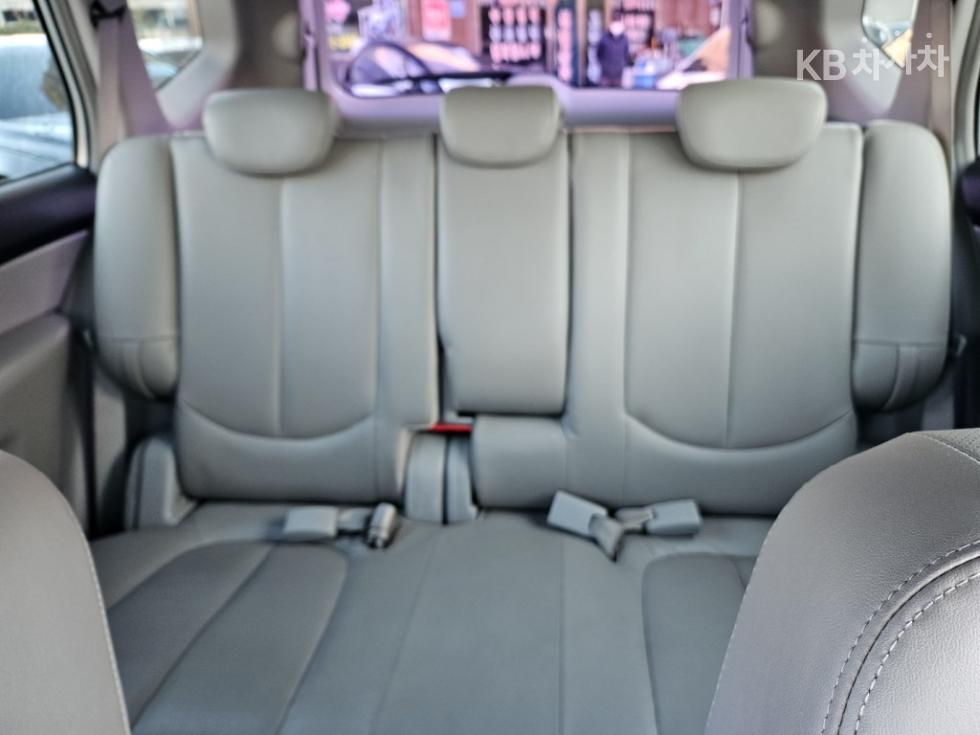Kia Carens — miniaturë 16