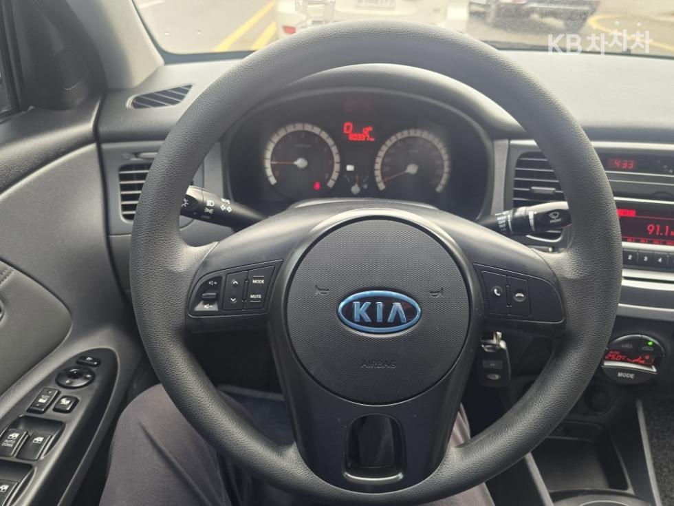 2010 - kia pride