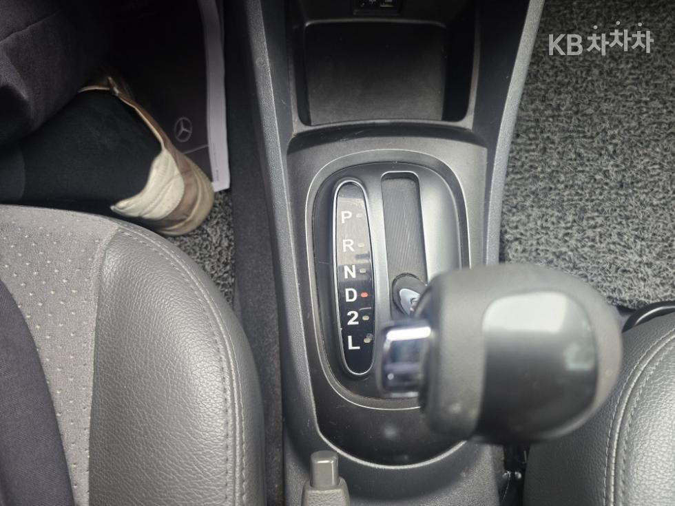 2010 - kia pride