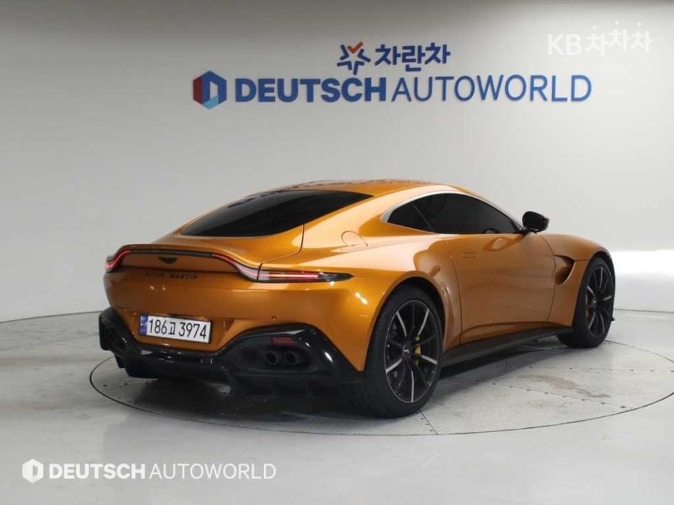 Aston Martin Vantage — miniaturë 2