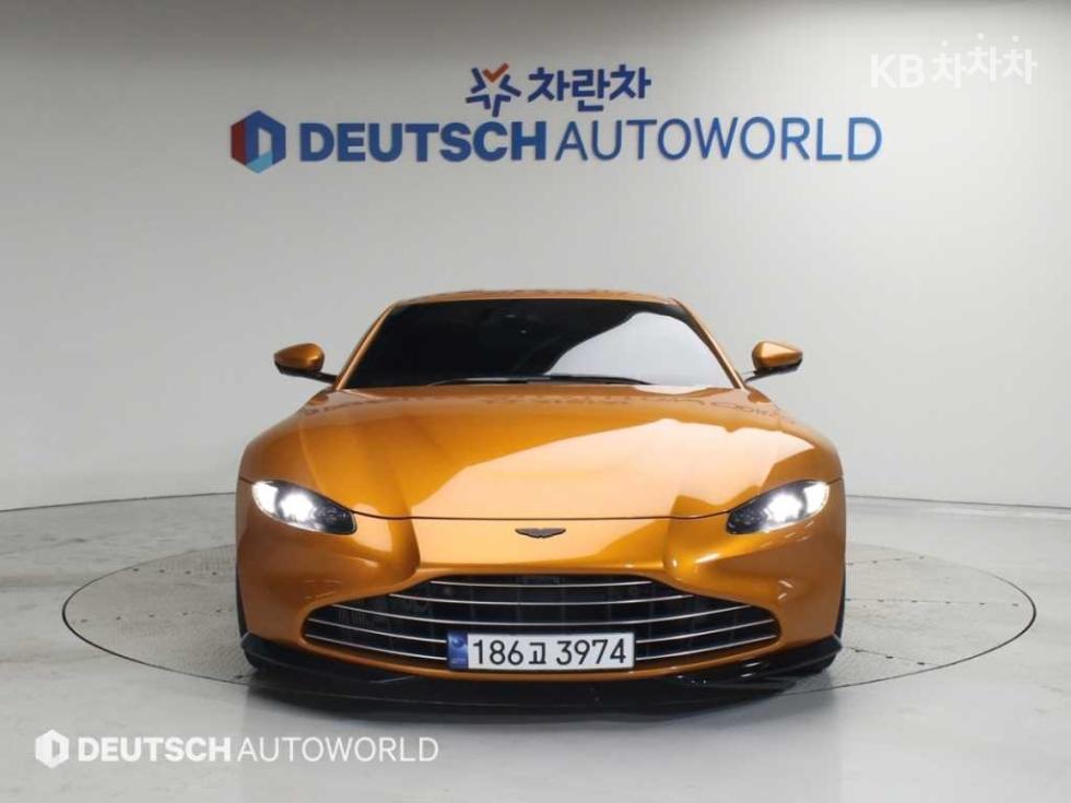 Aston Martin Vantage — miniaturë 3