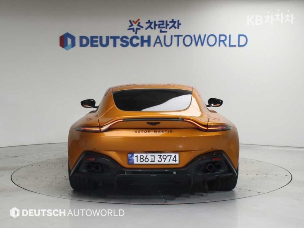 Aston Martin Vantage — miniaturë 4