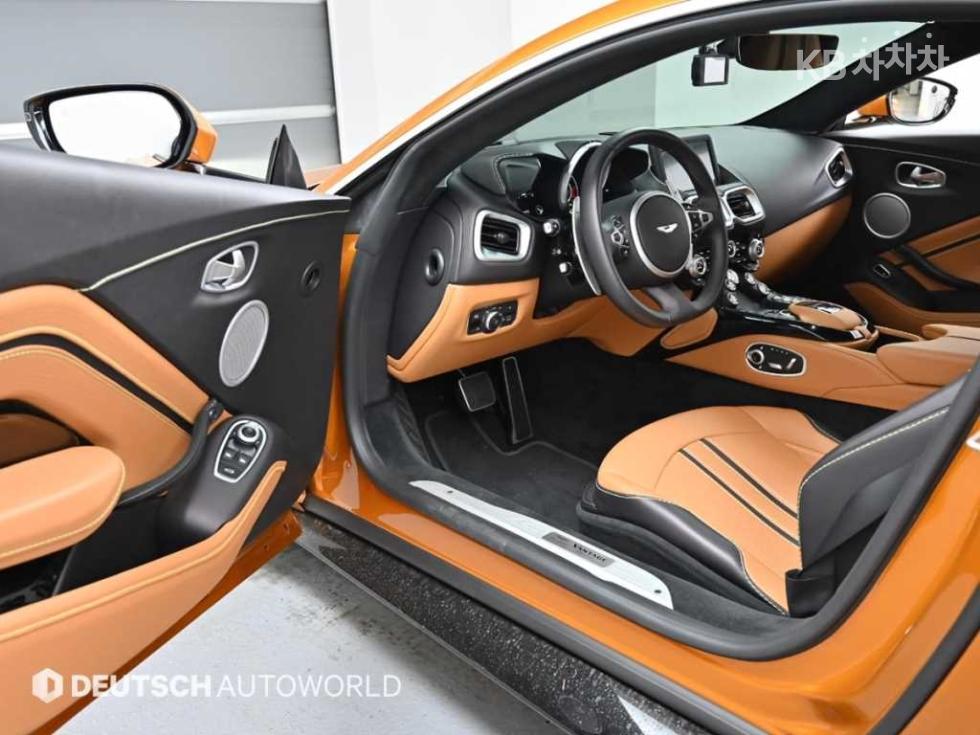 Aston Martin Vantage — miniaturë 11