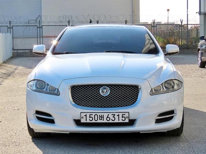 Jaguar XJ 3.0D Premium Luxury LWB X351 3