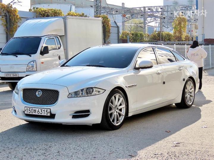 Jaguar XJ 3.0D Premium Luxury LWB X351