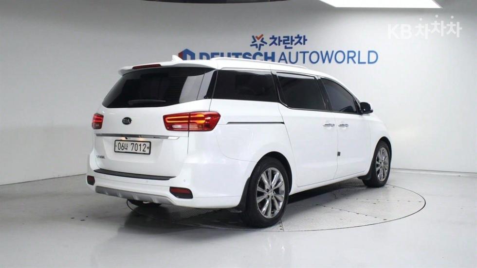 2019 - kia carnival