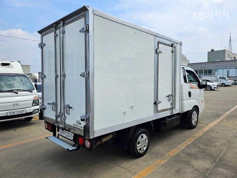 2017 - kia bongo iii