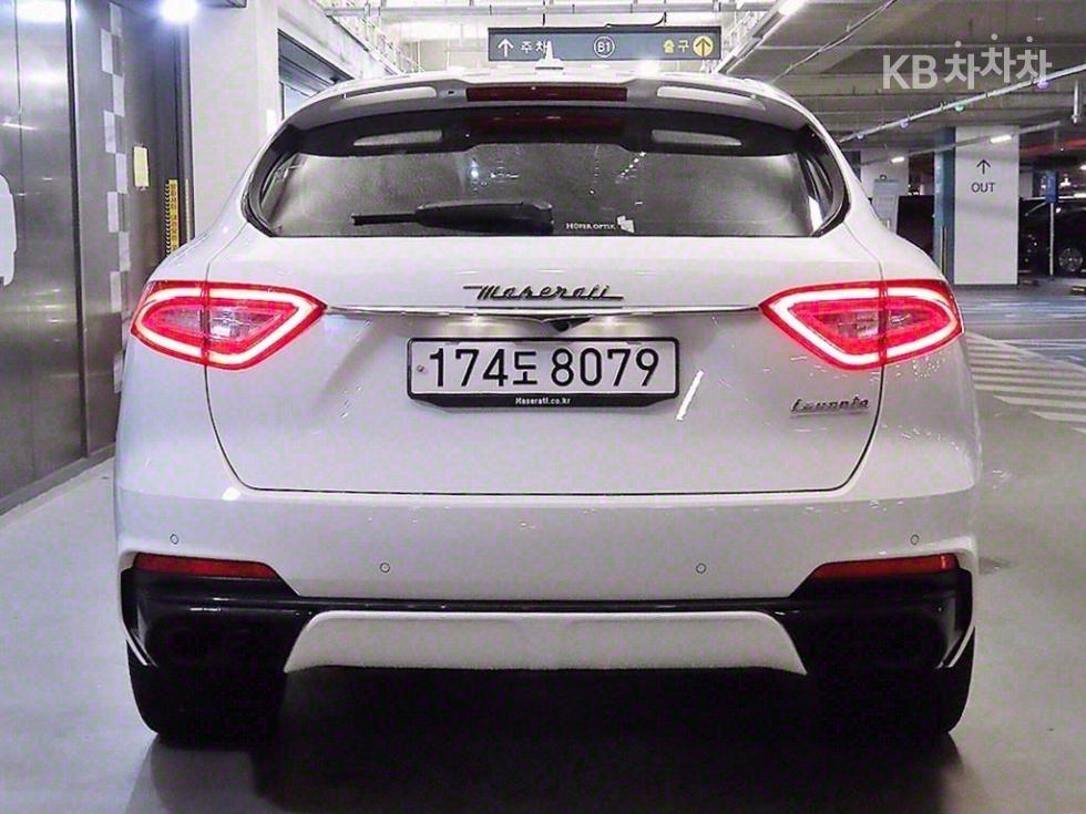 Maserati Levante — miniaturë 5