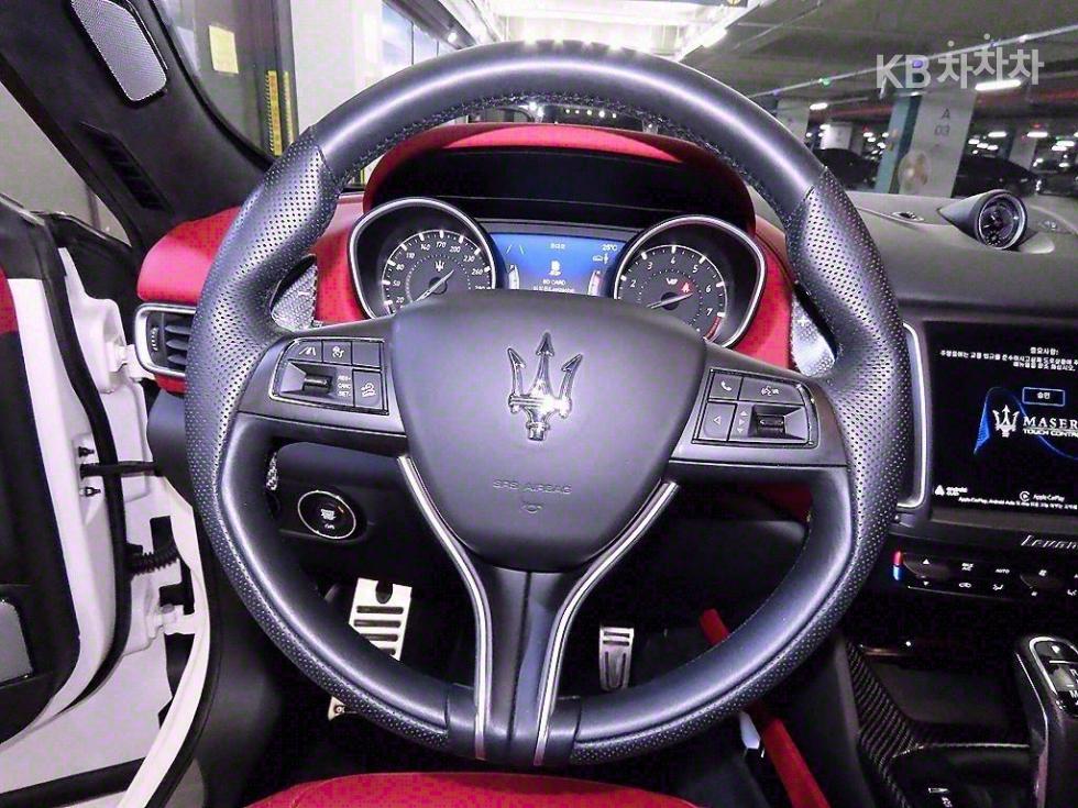 Maserati Levante — miniaturë 8
