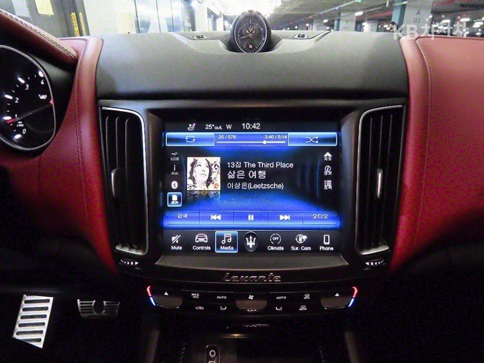 Maserati Levante — miniaturë 11
