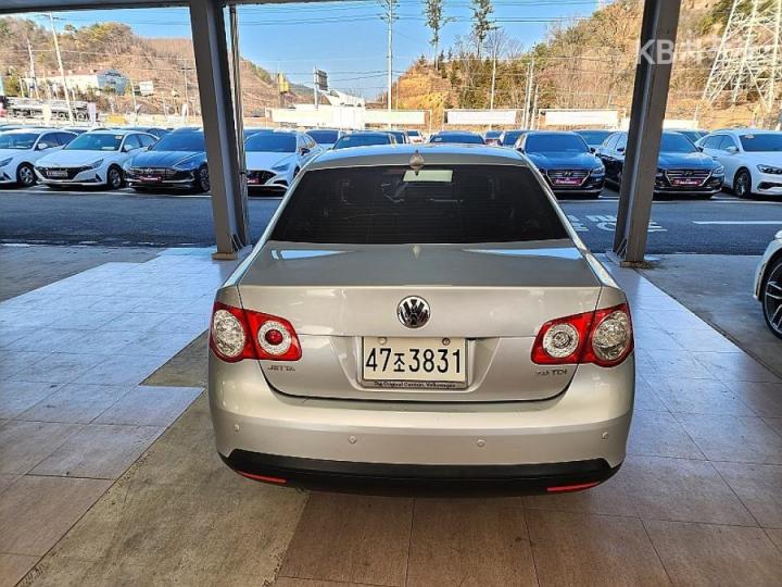 Volkswagen Jetta 2.0 TDI 6