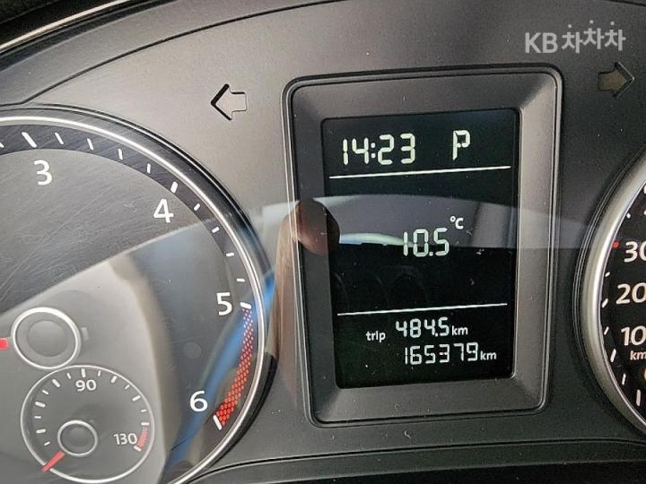 Volkswagen Jetta 2.0 TDI 8