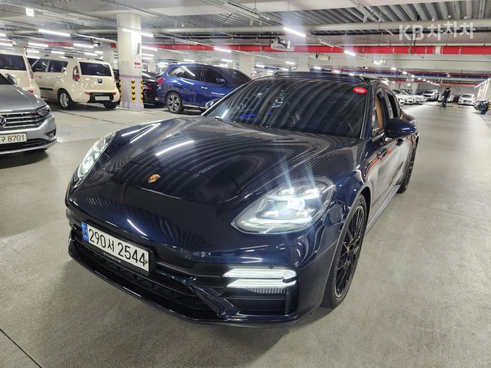 Porsche Panamera — miniaturë 2